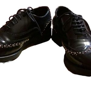 Boemos black studded shoe